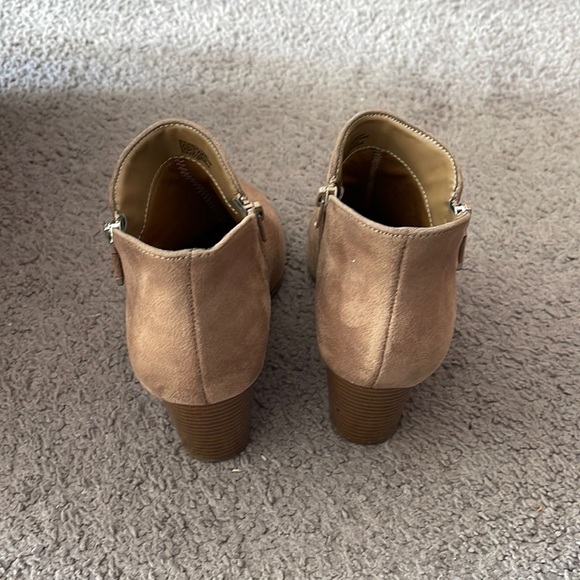 Brown side zip boots Size 8 - Picture 4 of 7
